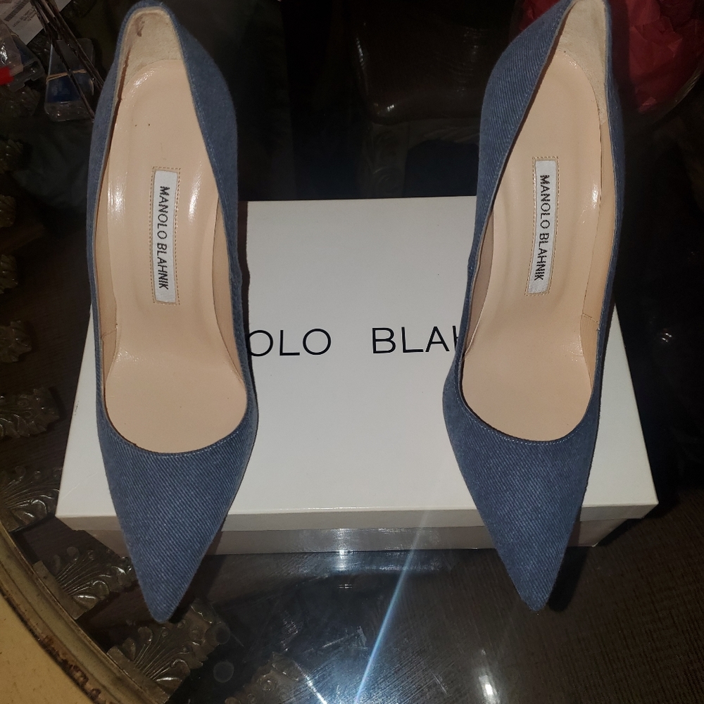 Manolo women pumps
